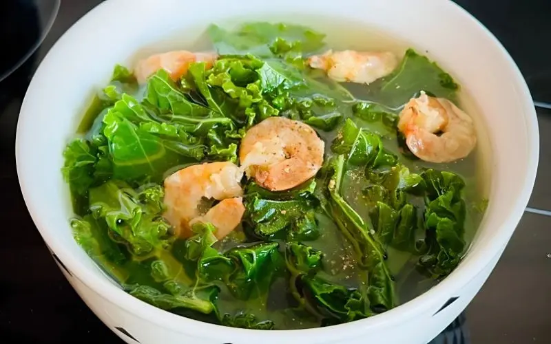 Cải xoăn kale đa năng dễ kết hợp trong nhiều công thức nấu ăn