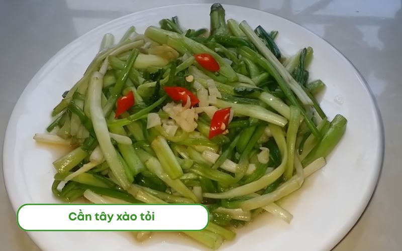 Cần tây xào tỏi xanh mướt, giòn thơm và đậm vị