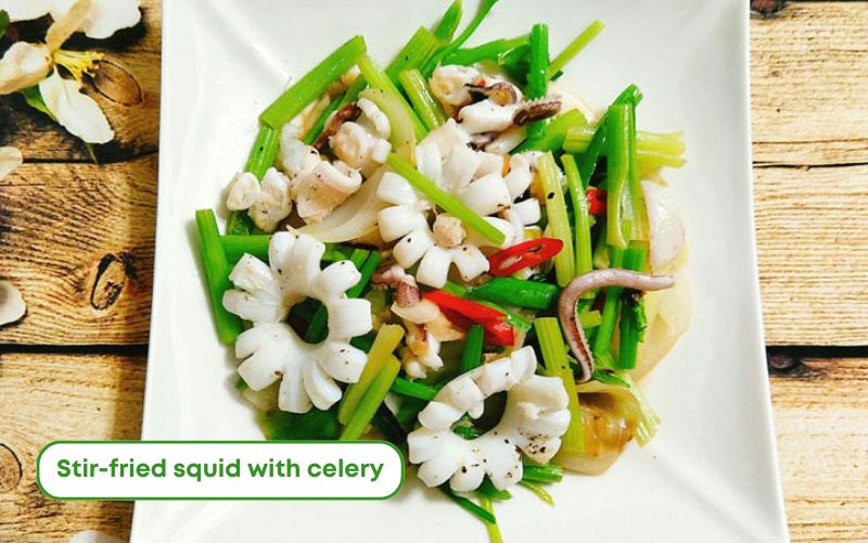 Stir-fried squid with celery is crispy, sweet, lightly fragrant and attractive