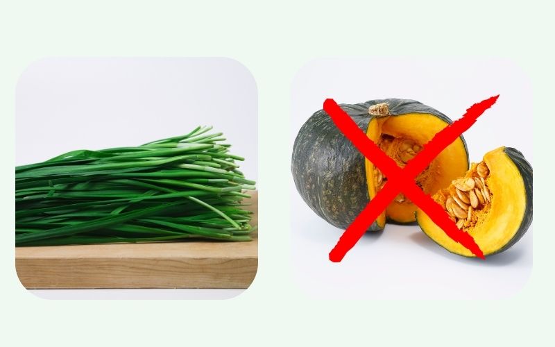 Lá hẹ kỵ với bí đỏ