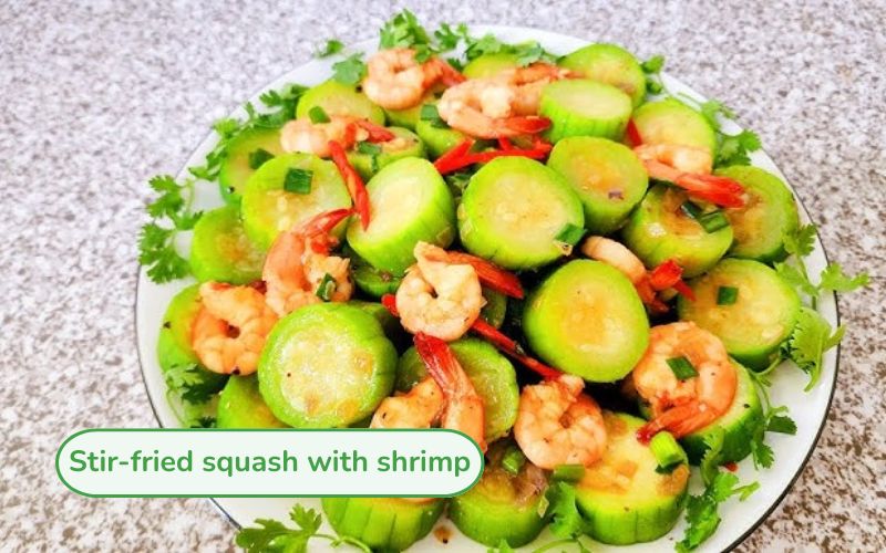 Delicious stir-fried squash with fresh shrimp, green squash combined with pink shrimp
