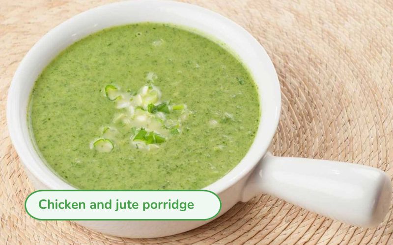 Chicken and jute porridge is soft, green, sweet and fragrant.