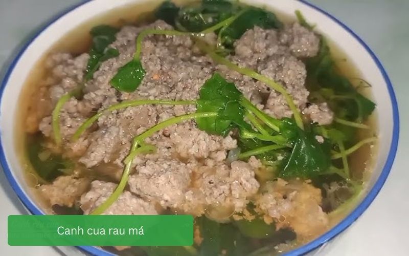 Canh cua rau má vàng óng gạch cua, rau má xanh mướt, nước canh béo nhẹ hấp dẫn
