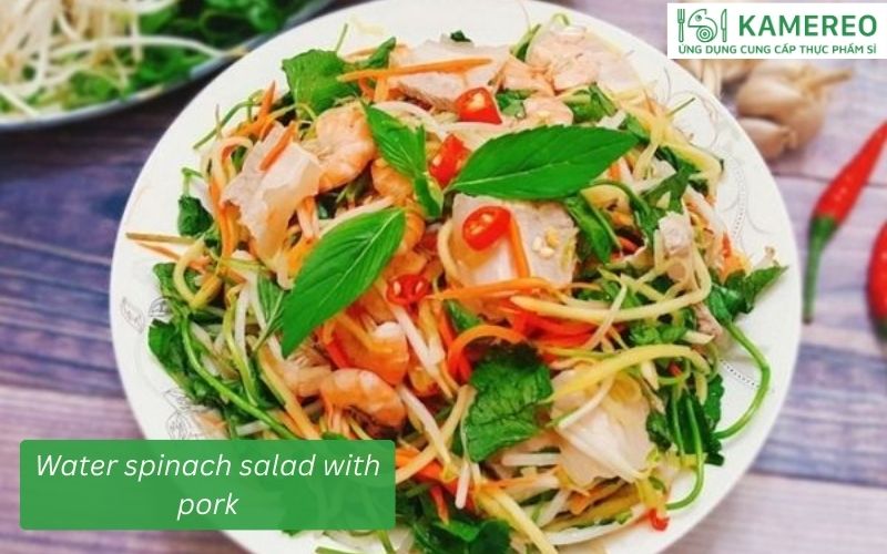 Water spinach salad mixed with tender boiled pork and flavorful seasonings.