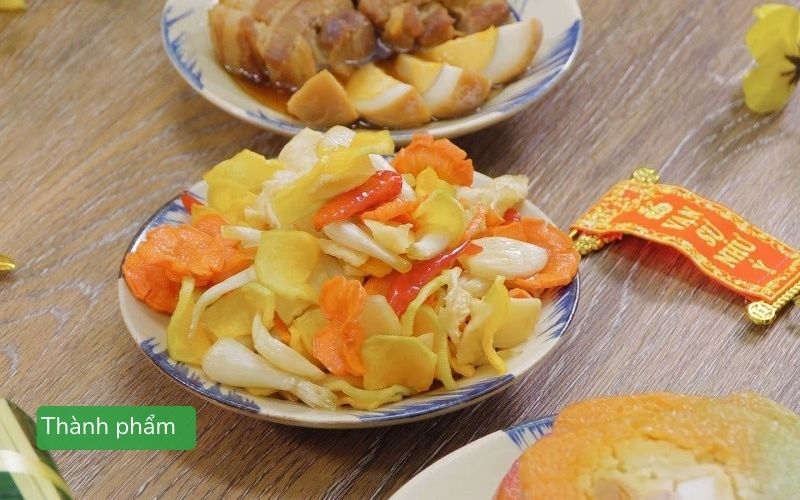 Dưa món thập cẩm chua ngọt giòn ngon dùng trong ngày Tết