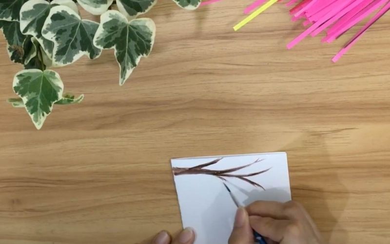 Phác thảo hình hoa trên nền thiệp