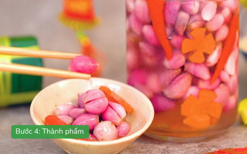 Dưa hành muối chua ngọt giòn, sẵn sàng thưởng thức