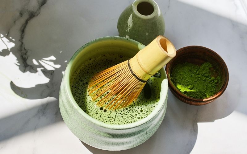 How to whisk matcha until smooth and lump-free
