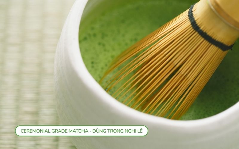 Ceremonial grade matcha nhật bản cao cấp màu xanh đậm bột mịn dùng trong trà đạo