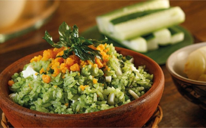 Delicious fried rice with basil leaves