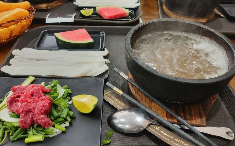 Phở bát đá Nguyễn Văn Lộc tại Hà Đông, Hà Nội