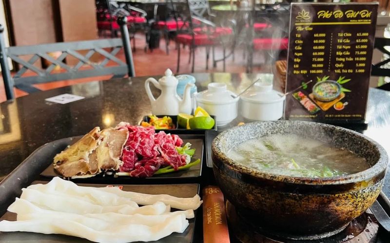Phở Bò bát đá tại khu vực Hà Đông, Hà Nội