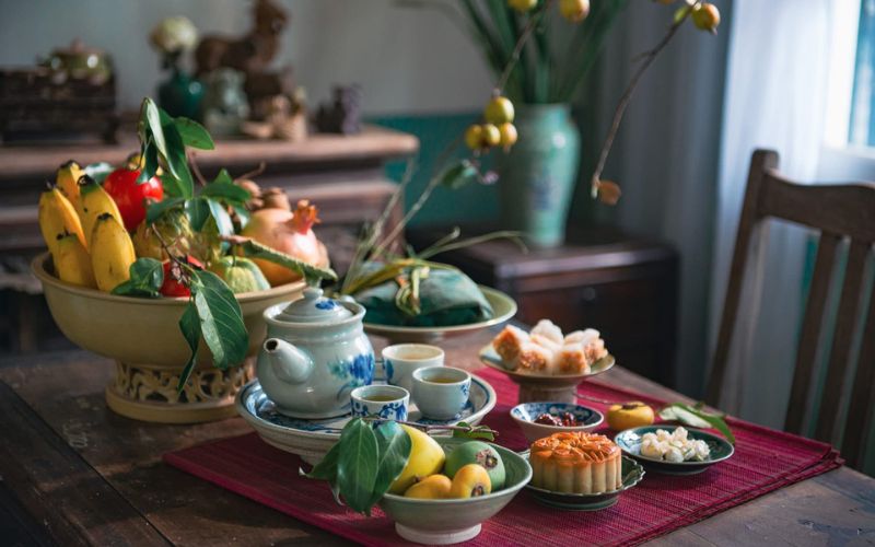 When is the best time to offer prayers and sacrifices on the 11th lunar month?