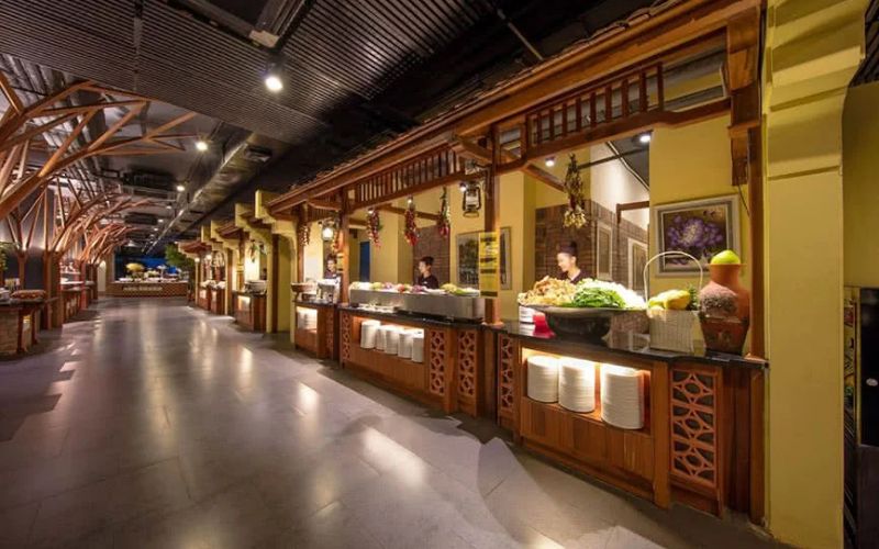 Spacious setting and quality service at Sen Tay Ho
