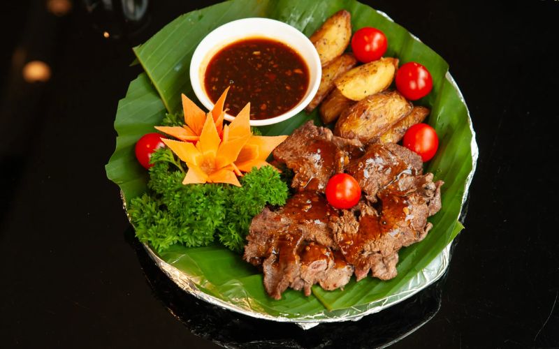 Grilled and Vietnamese dishes at Sen Tay Ho